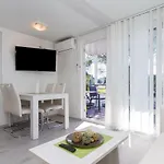 Bamboo Floating House דירה *