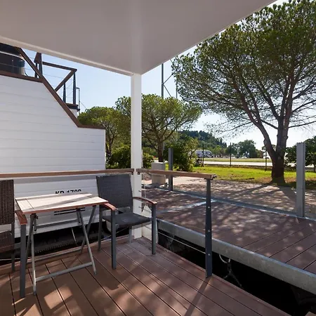 Appartement Bamboo Floating House *