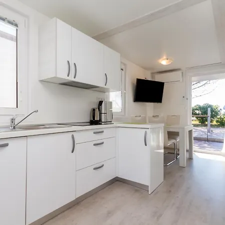 Апартаменты Bamboo Floating House