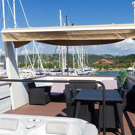 Appartement Bamboo Floating House Portorož