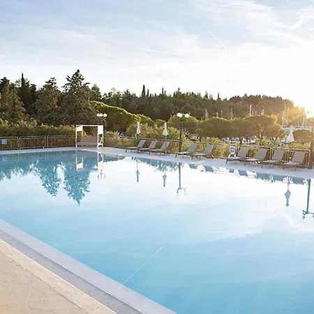 Bamboo Floating House Апартаменты