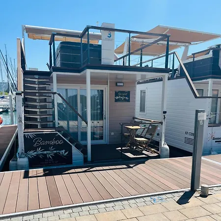 Apartma Bamboo Floating House