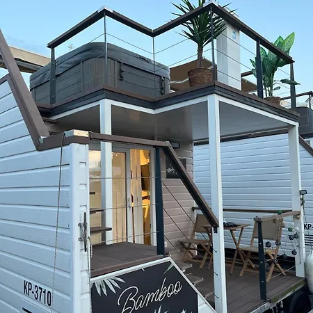 Bamboo Floating House Daire *