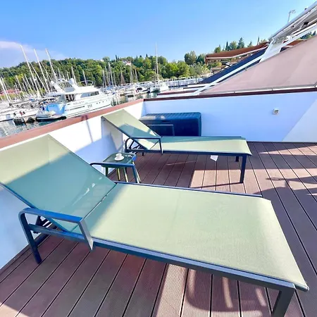 Daire Bamboo Floating House Portorož