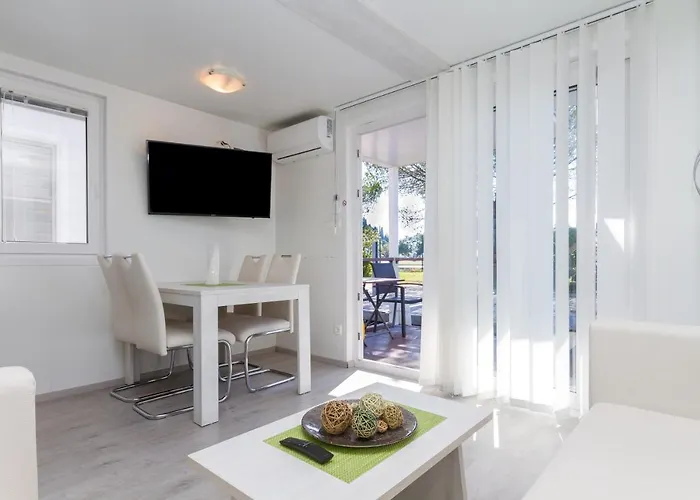 Bamboo Floating House Daire *