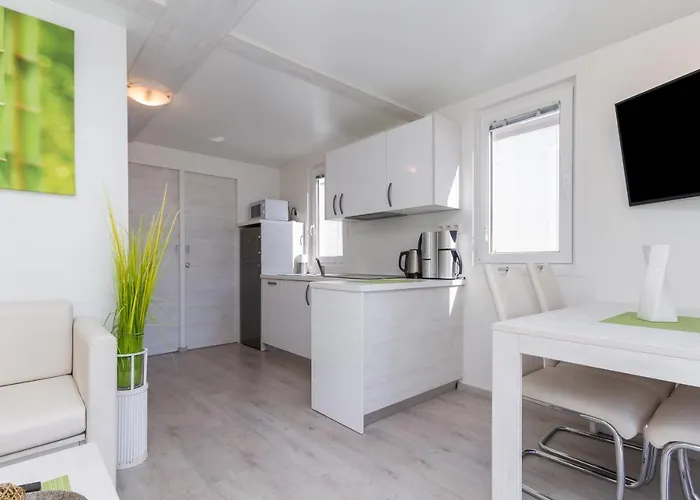 Bamboo Floating House Daire Portorož