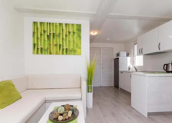 Bamboo Floating House Daire Portorož