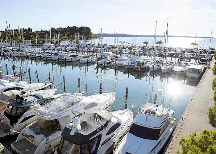 Daire Bamboo Floating House